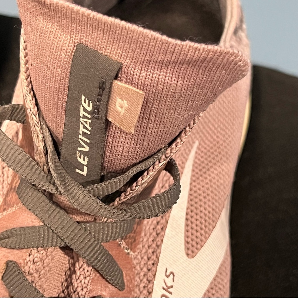 Brooks Levitate 4.0 Running Shoes Knit Athletic Mauve
Sneakers Women’s 10.5 - Picture 4 of 10